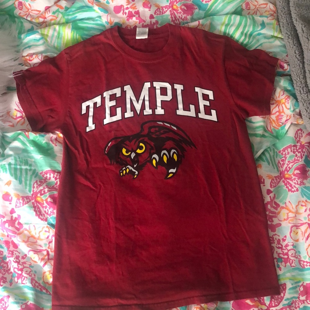 Red temple T-shirt